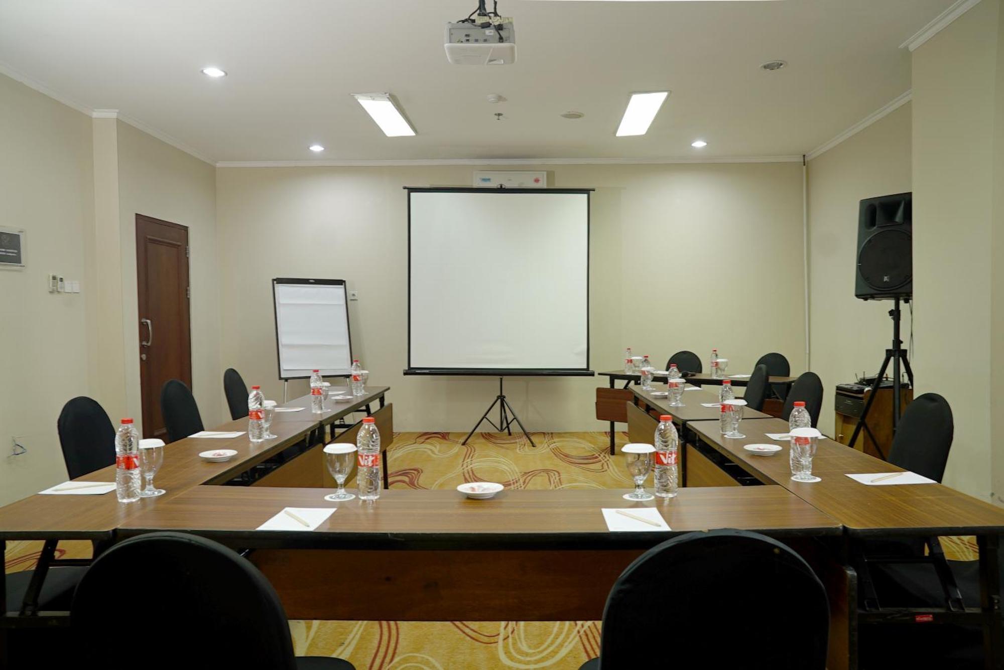 Riss Hotel Malioboro Yogyakarta Exterior photo
